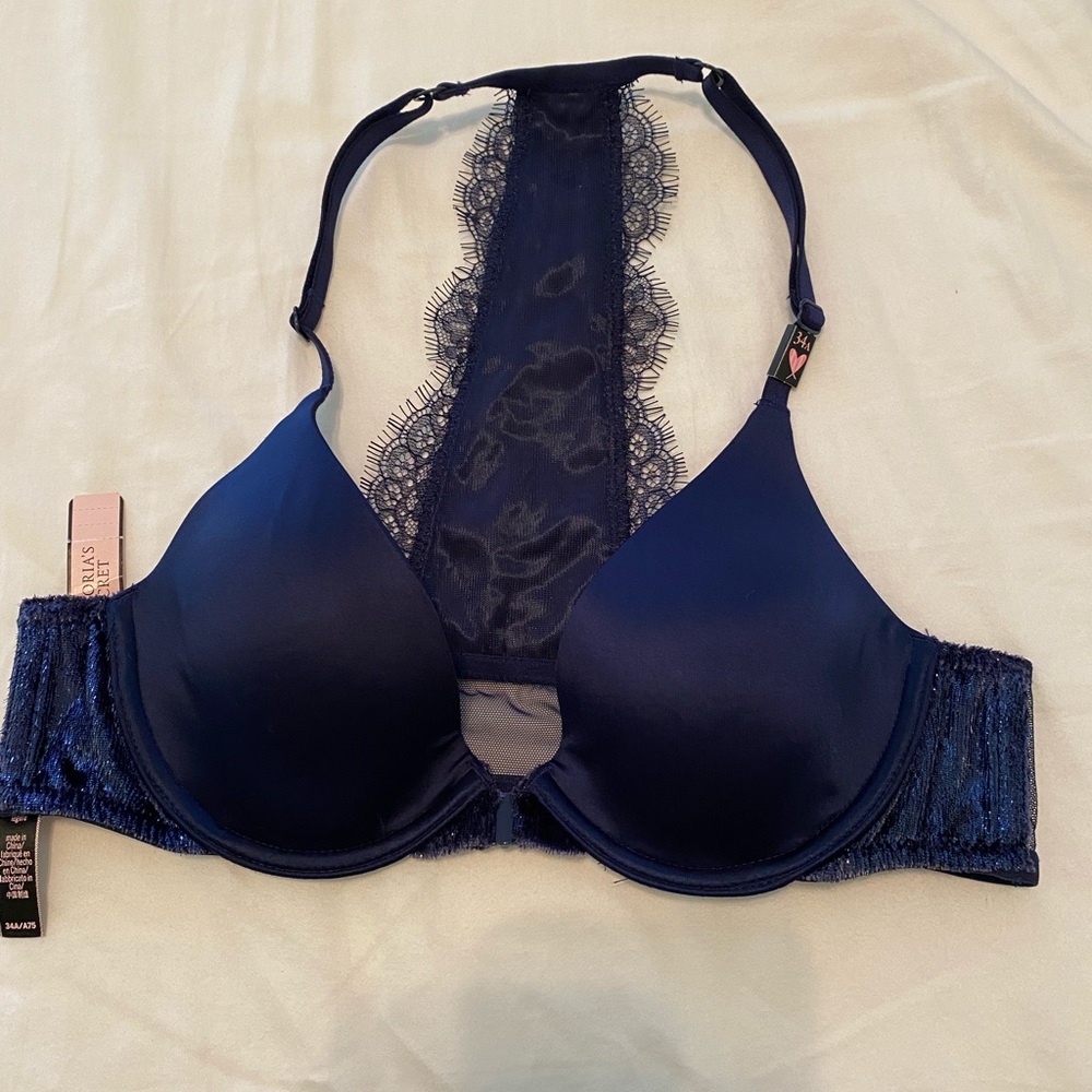 Victoria’s Secret navy blue front-close velvet trim and studs detail bra